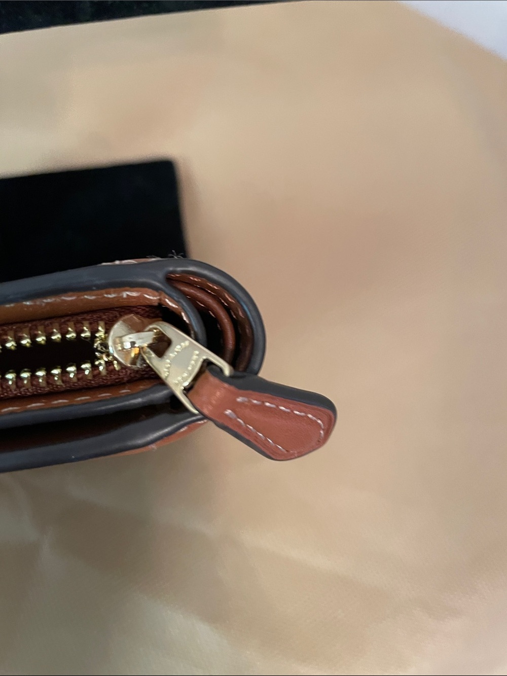 Authentic Coach Leather Gold / Tan  Snap Wallet - with Gold Coach Logo - Picture 12 of 13